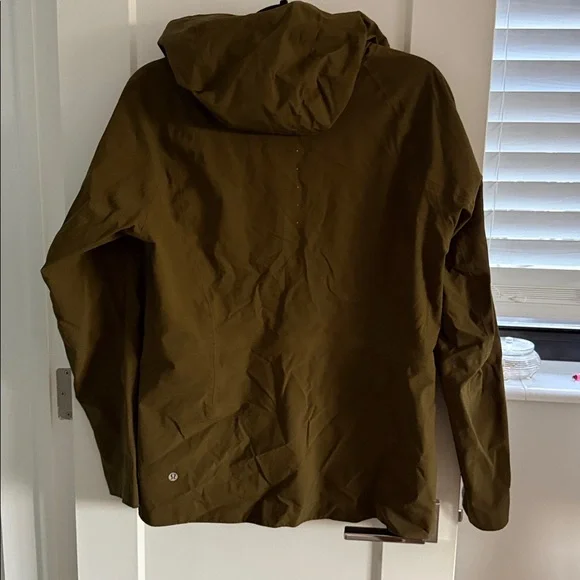 lululemon athletica Olive Hooded Rain Jacket - Picture 3 of 5
